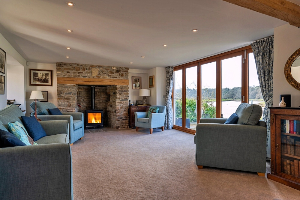 Riverside Home in Devon With Stunning Views