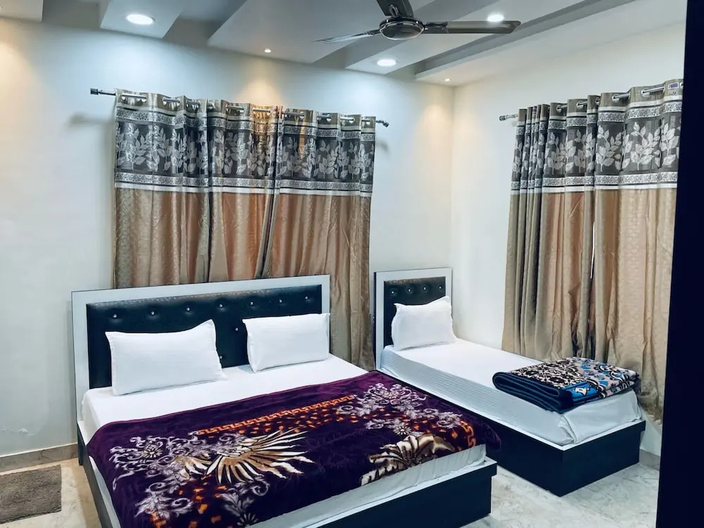 Yuvraj Residency - 1 minute walking from Golden Temple