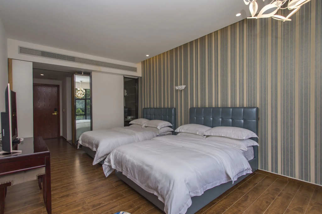 Leading Men Hotel