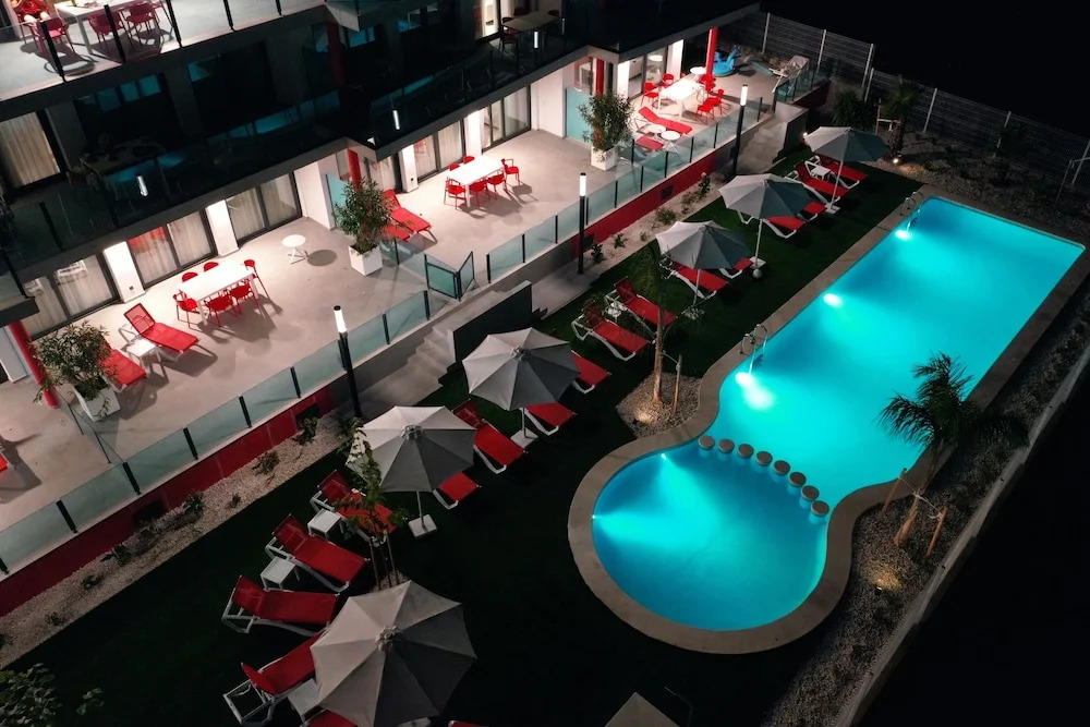 AZAHAR BEACH Red Apartments & Spa