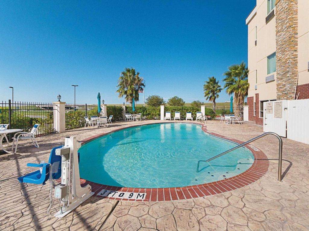 La Quinta Inn & Suites by Wyndham Mathis