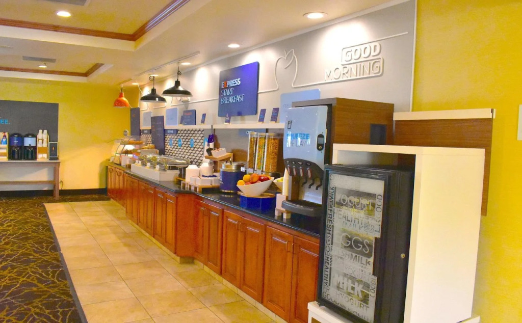Holiday Inn Express Syracuse-Fairgrounds by IHG