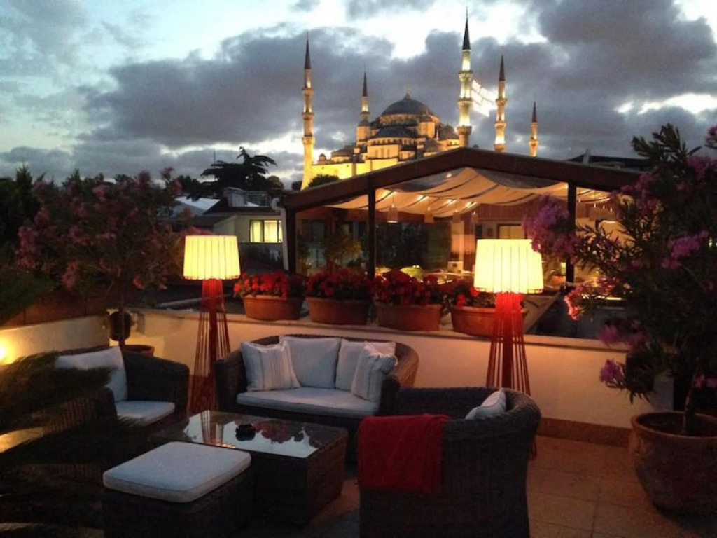 Hotel Sari Konak