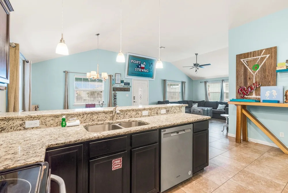 Boogie Board Bungalow - Pet Friendly! Private Pool!