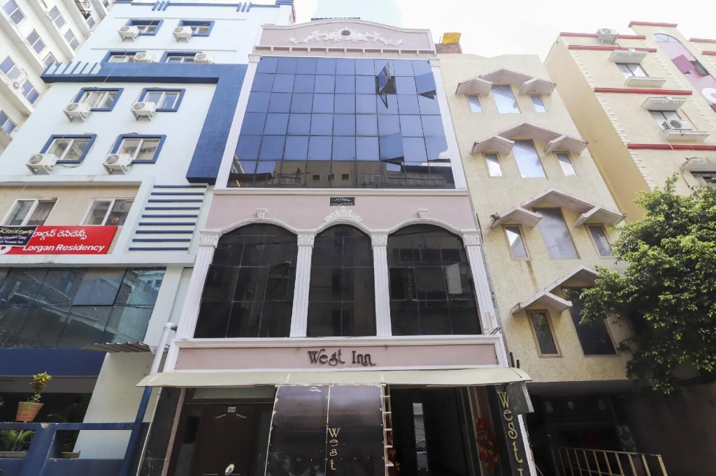 SPOT ON 72099 Balajee Residency