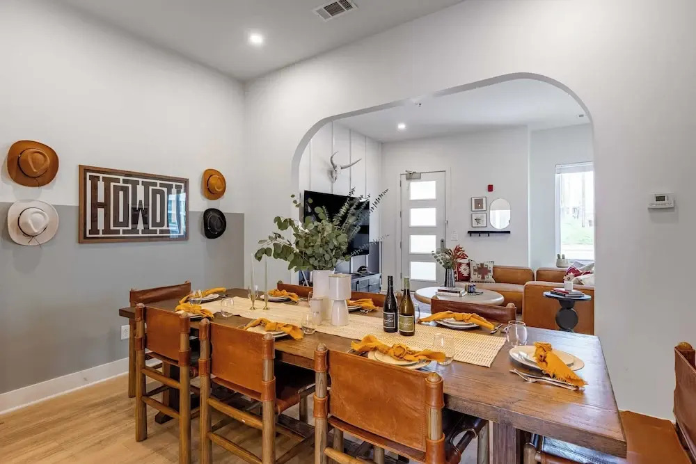 Outrider Buyout- 3 Units by Avantstay Sleeps 36