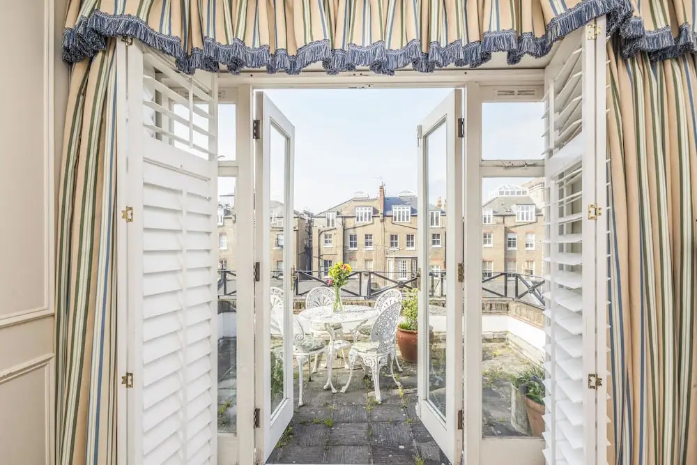 Classic South Kensington Home with Balcony
