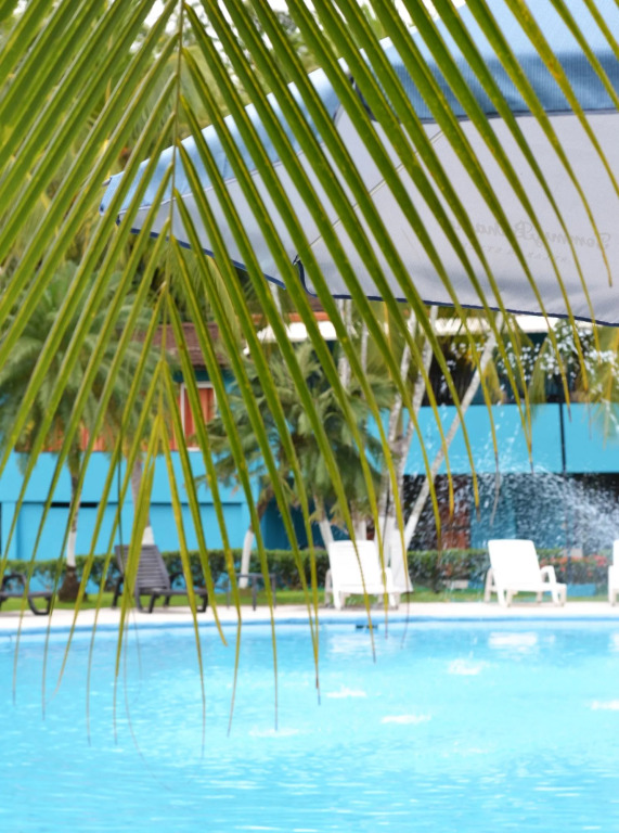 Beach Break Resort & CR Surf Camp