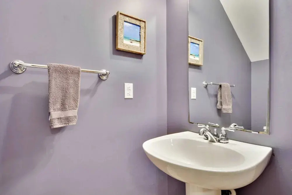 Gated Golf Community w/ Pool, Prime Location Mins to Old Town Long-term Stays
