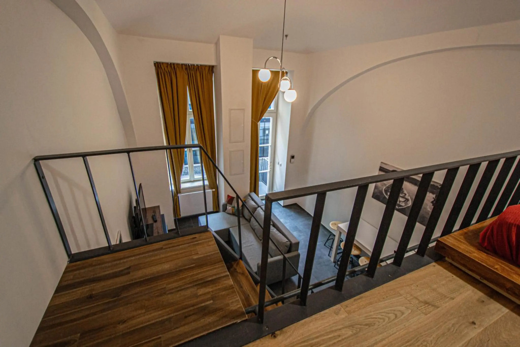 Main train station apartment close to the the Main Square