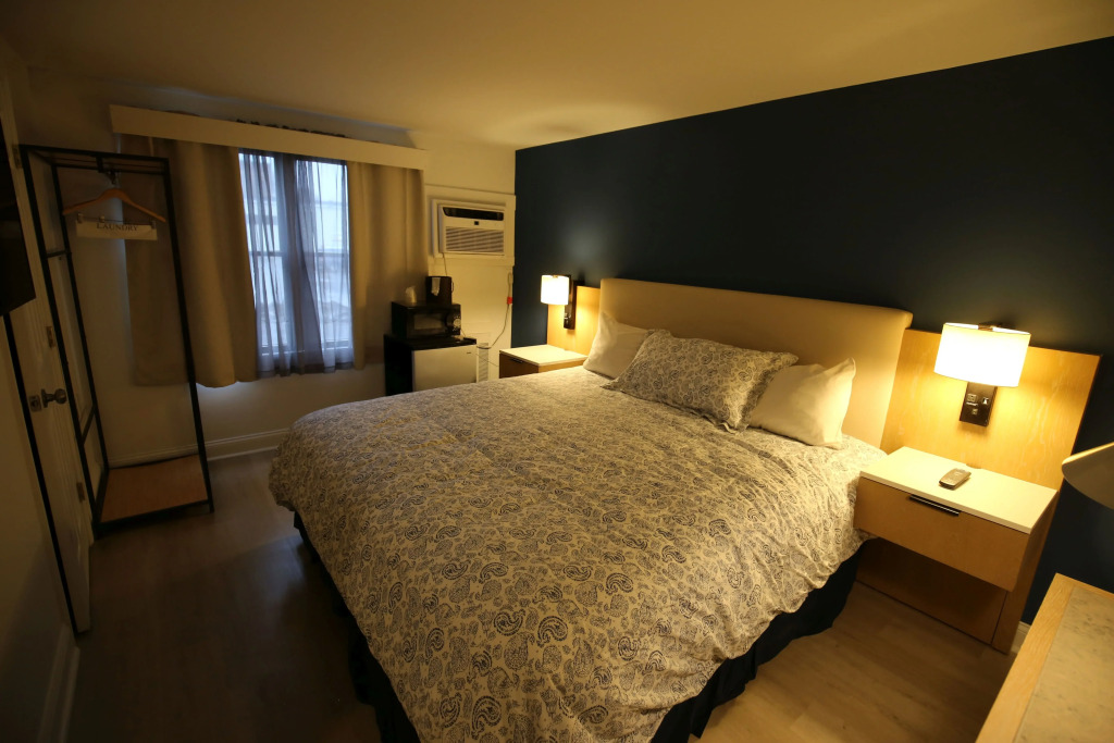 Harborline Hotel