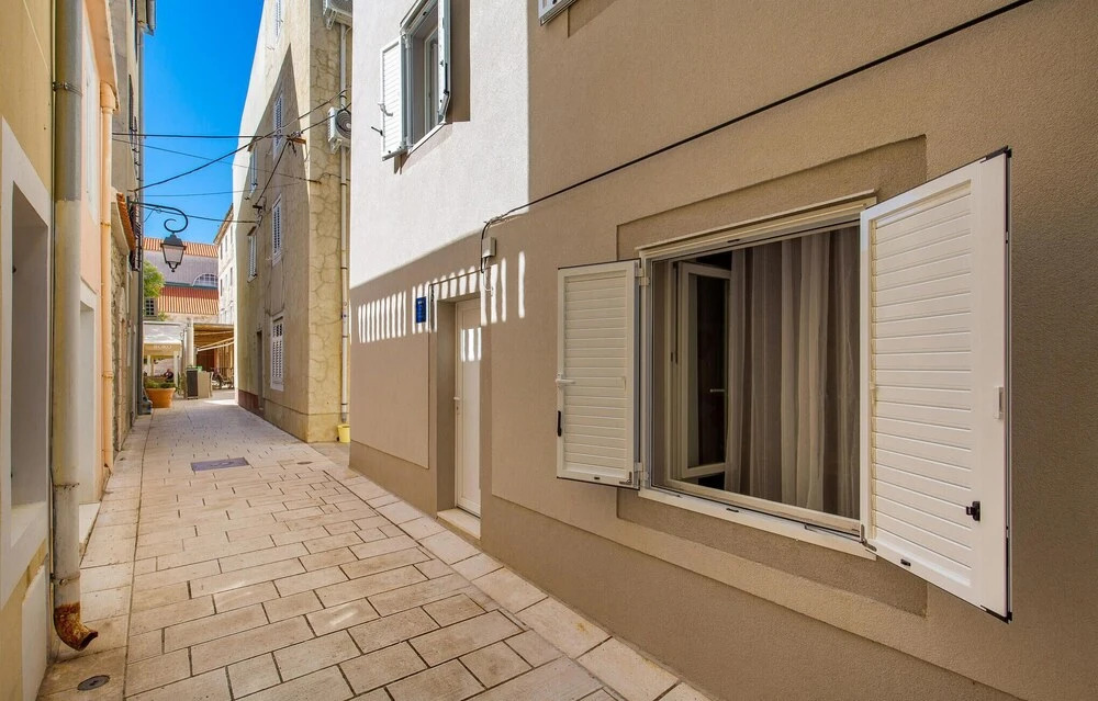 Beautiful Home in Pag With Wifi and 4 Bedrooms