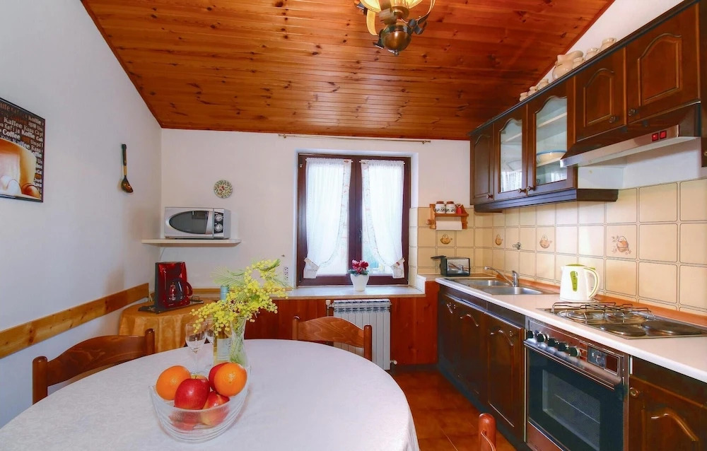 Stunning Apartment in Umag With 2 Bedrooms