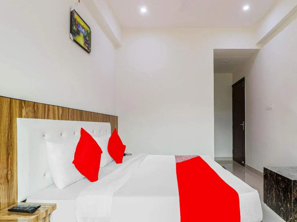 OYO Flagship 86255 Hotel Elite Inn