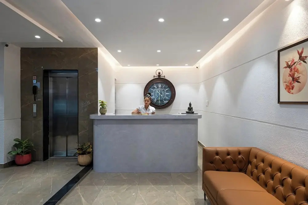 StayBird - Azure Suites, Business Hotel