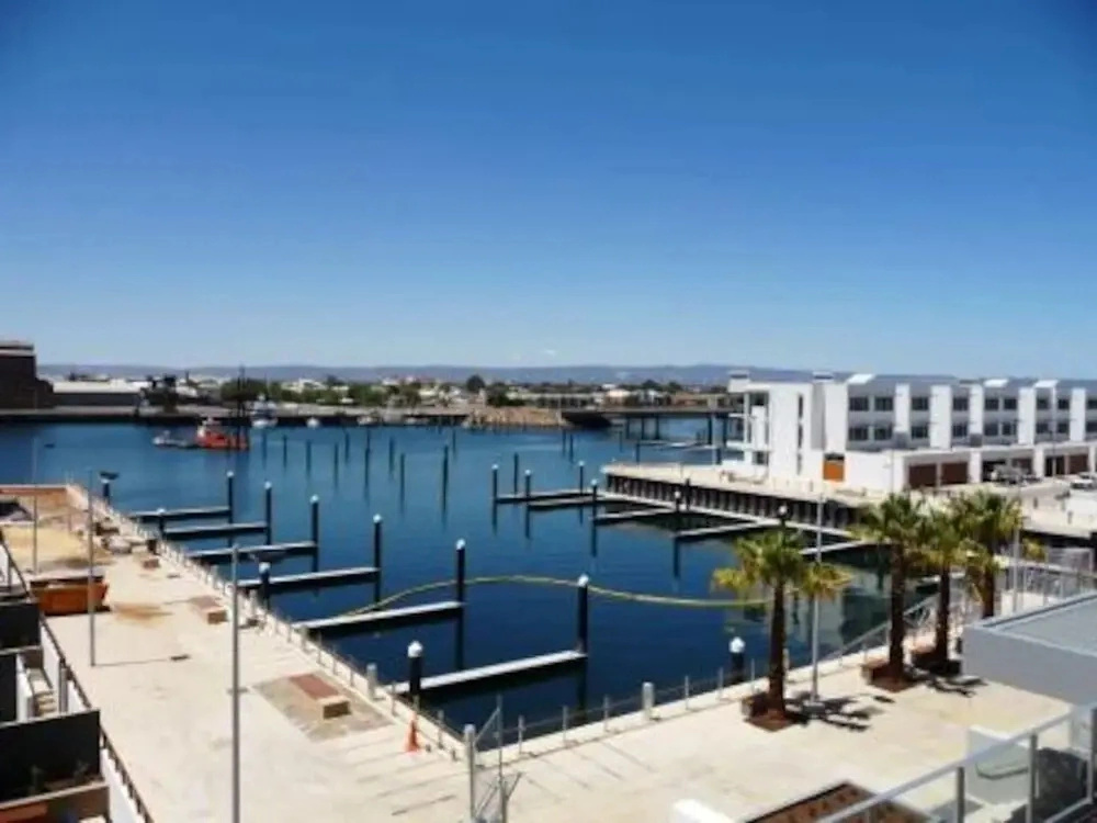 The Cove @ New Port-Pool - Spa - Sauna - Gym & More