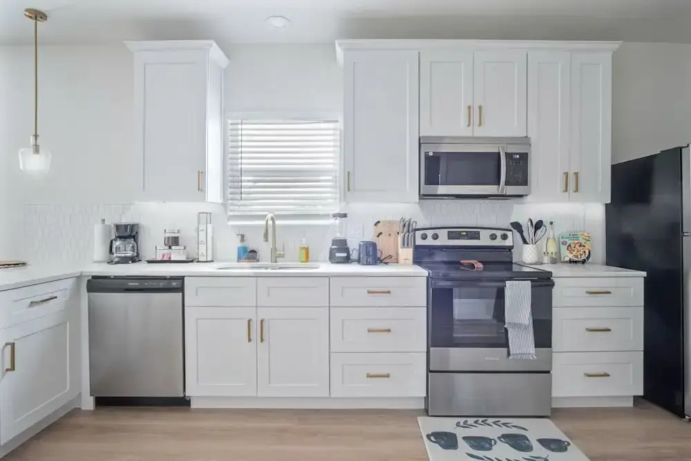 Comfy and Happy Stays Near Riverwalk and Downtown