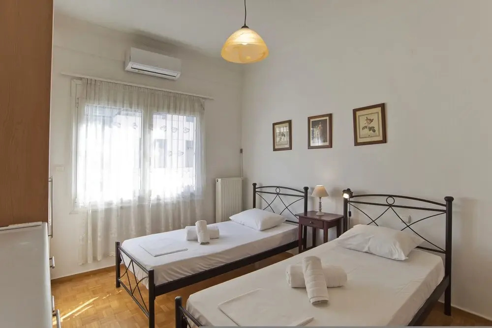 Baroness Apartment in Piraeus