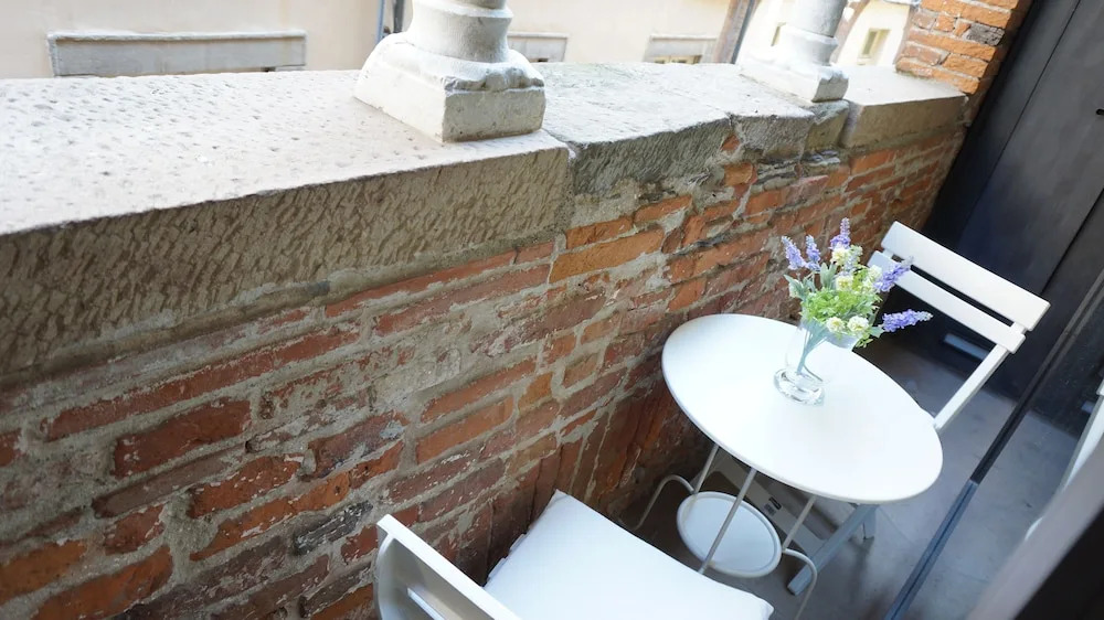 Trifora apartment