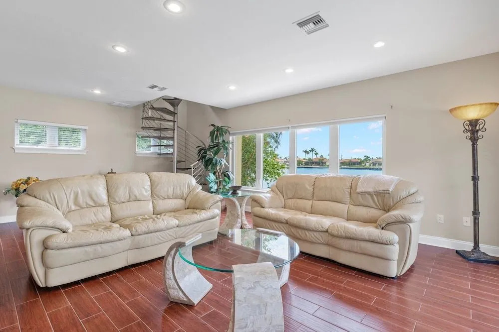 Luxurious Villa, Water Views, Heated Pool and Spa - Villa Lakeside Lookout - Roelens