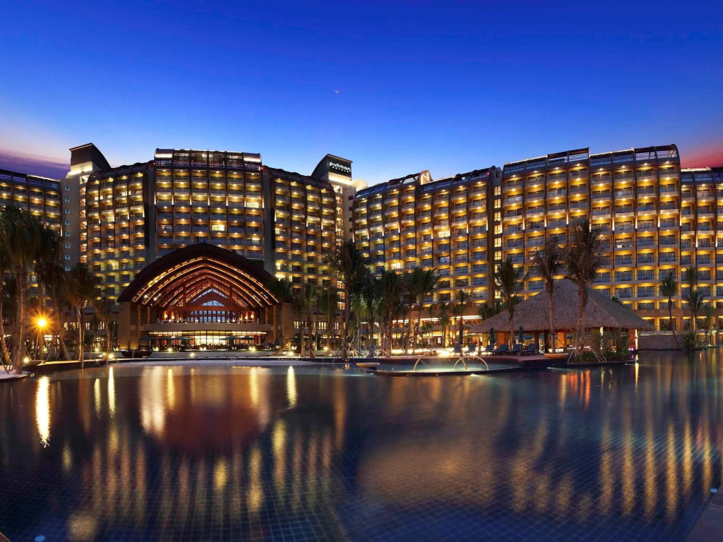 Pullman Oceanview Sanya Bay Resort & Spa