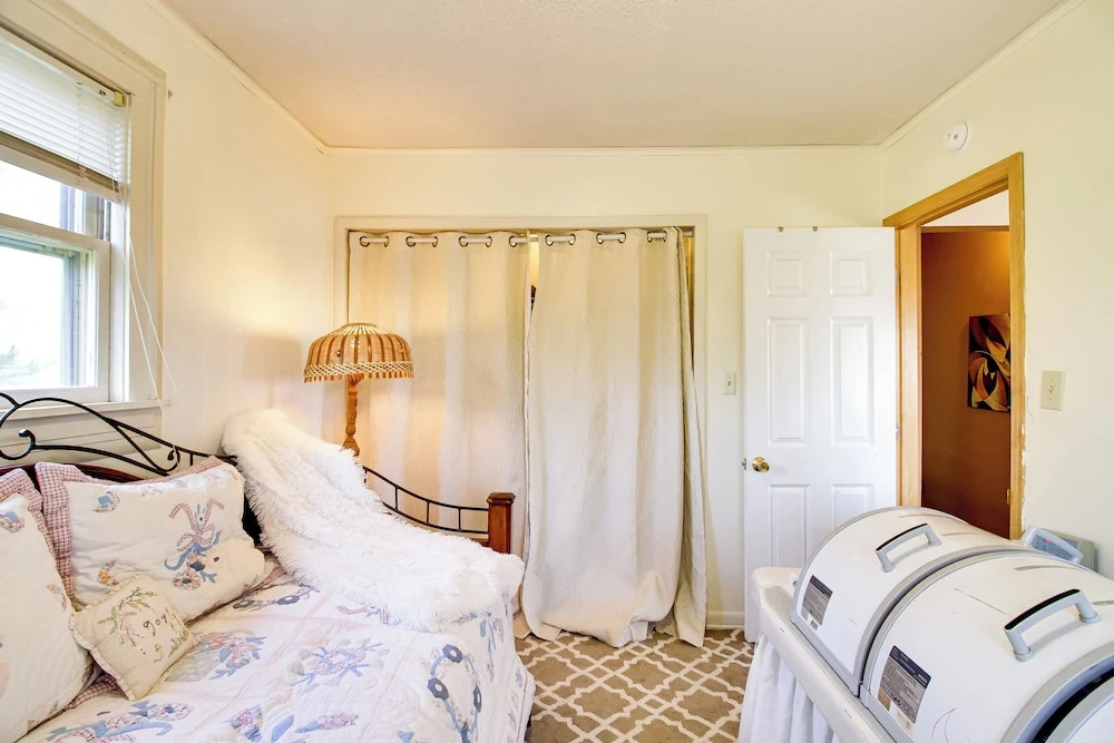 Spacious Duluth Home ~ 4 Mi to Lake Superior!