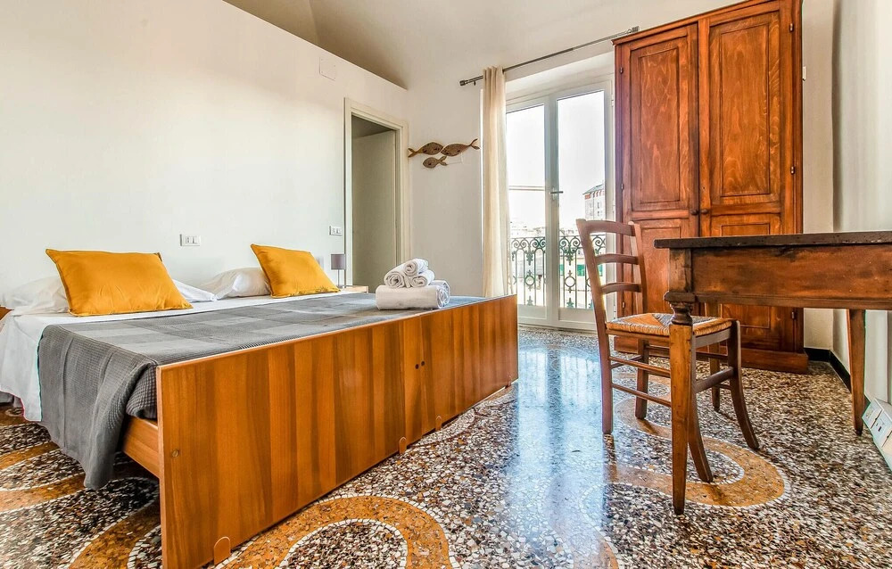 Beautiful Apartment in Genova With Wifi and 4 Bedrooms