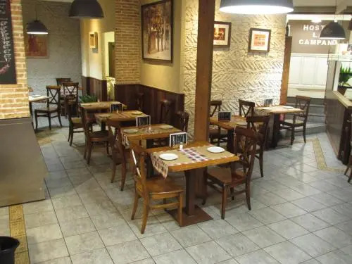 Hostal La Campana