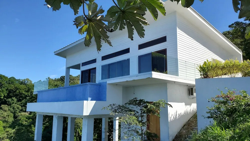 Stunning Turquoise Views From This 2 Bedroom, 2 Bath Home