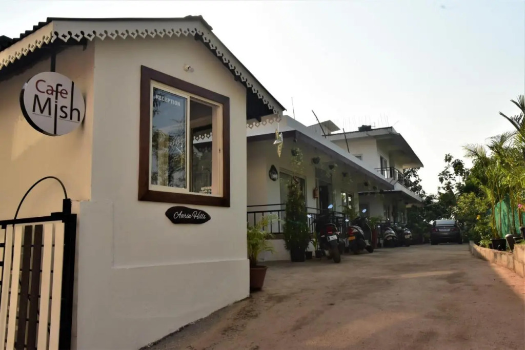 Aaria Hills