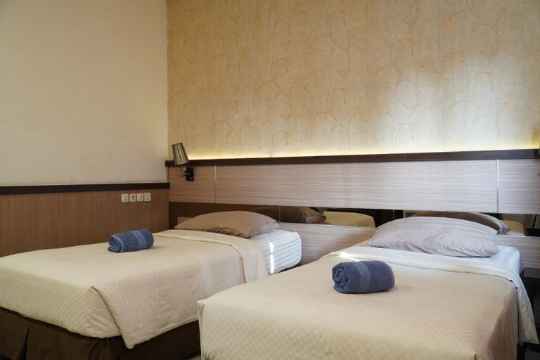 Paris Day Hotel