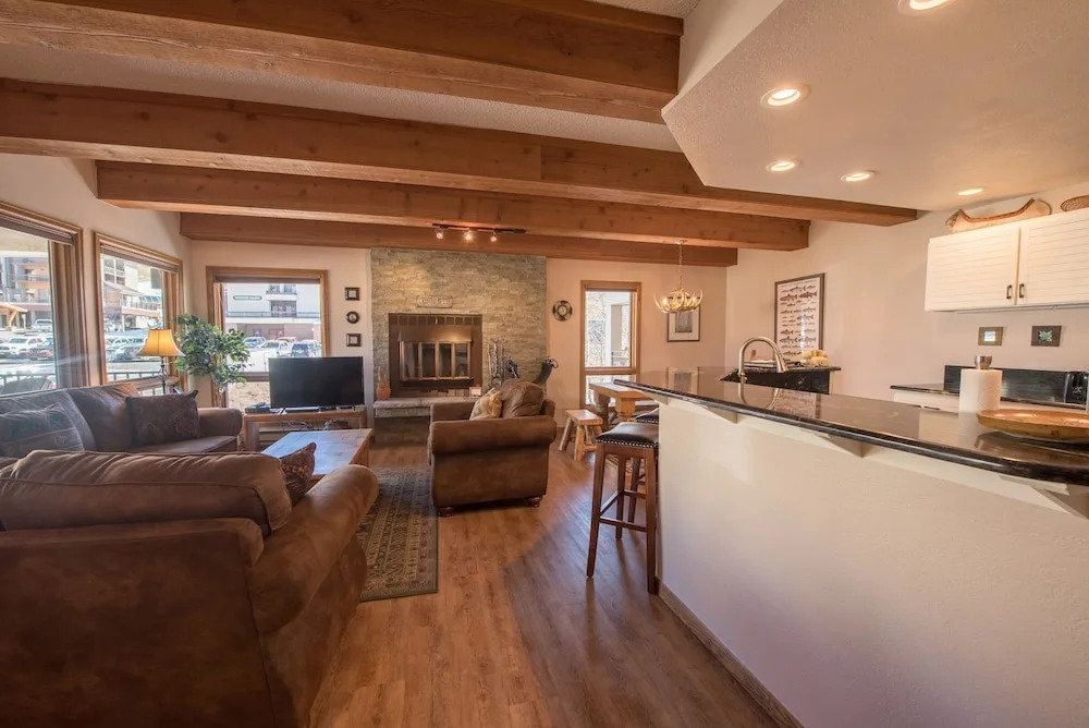 Rustic-Contemporary 3Br With Great Views! - No Cleaning Fee! by RedAwning