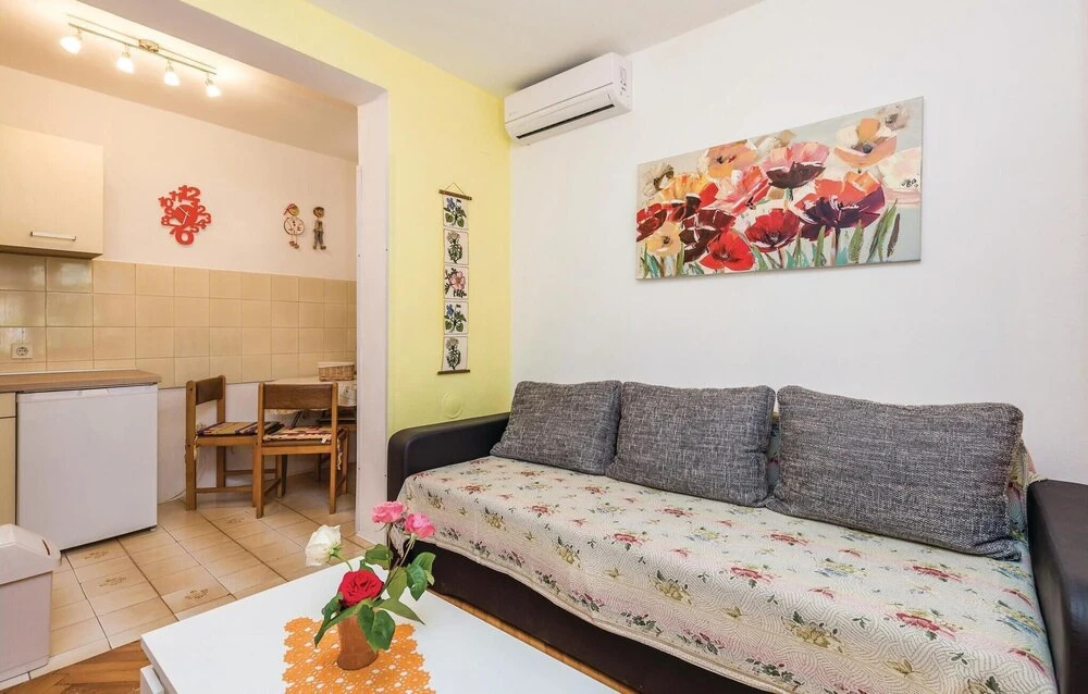 Stunning Home in Barbat-rab With Wifi and 1 Bedrooms