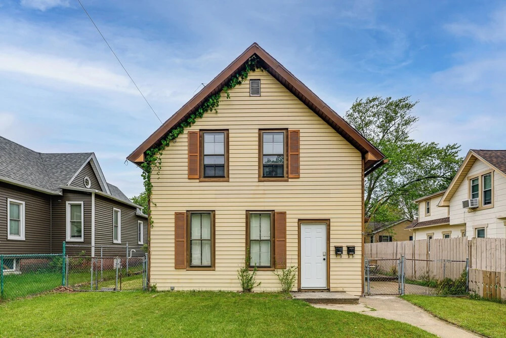 Walkable Apt in Dtwn Michigan City! 2 Mi to Beach