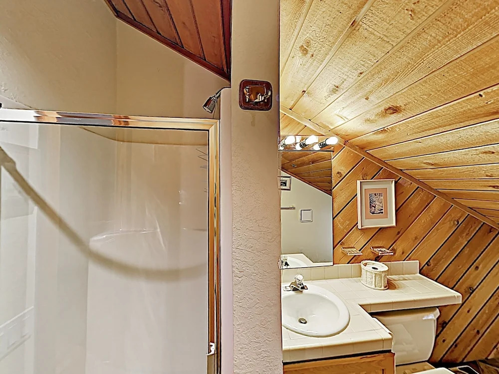 New Listing! Deer Valley Townhome W/ Hot Tub, Pool 3 Bedroom Townhouse