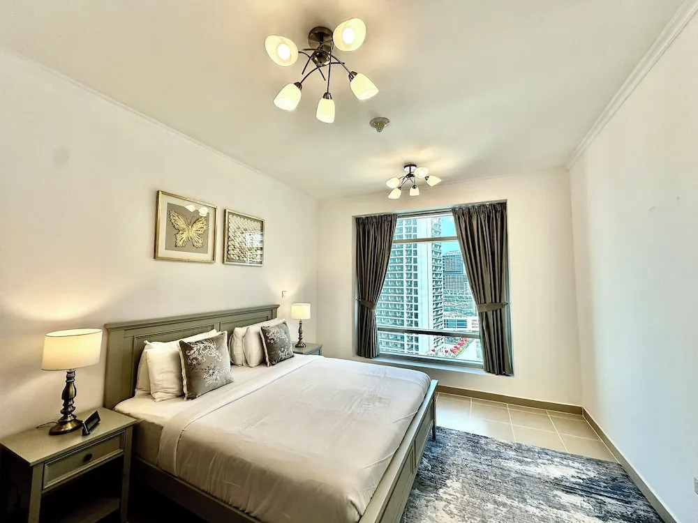 Lux BnB Burj Views