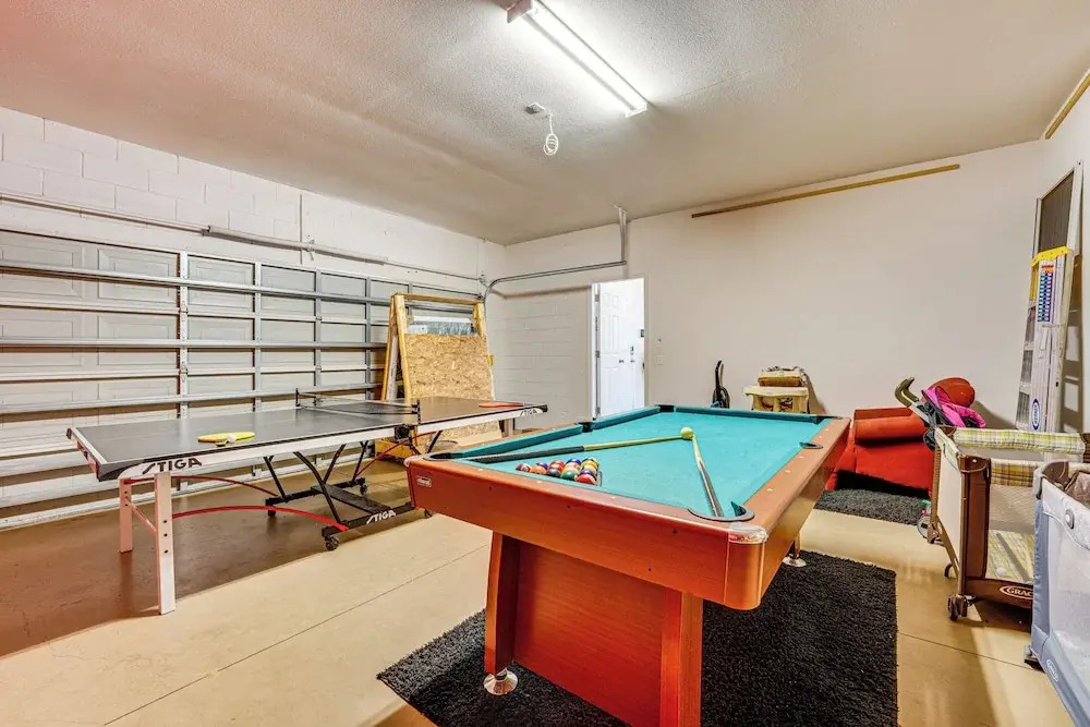 Lanai & Game Room: Vacation Home in Davenport