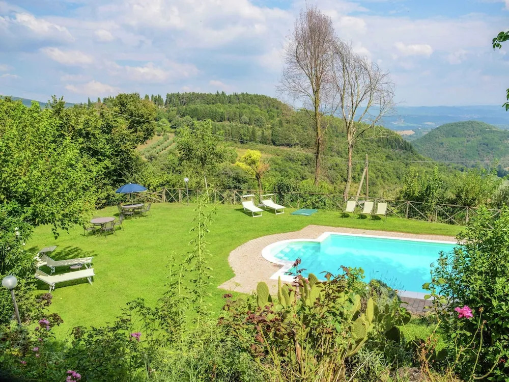 Stunning Holiday Home in Umbria with Hot Tub