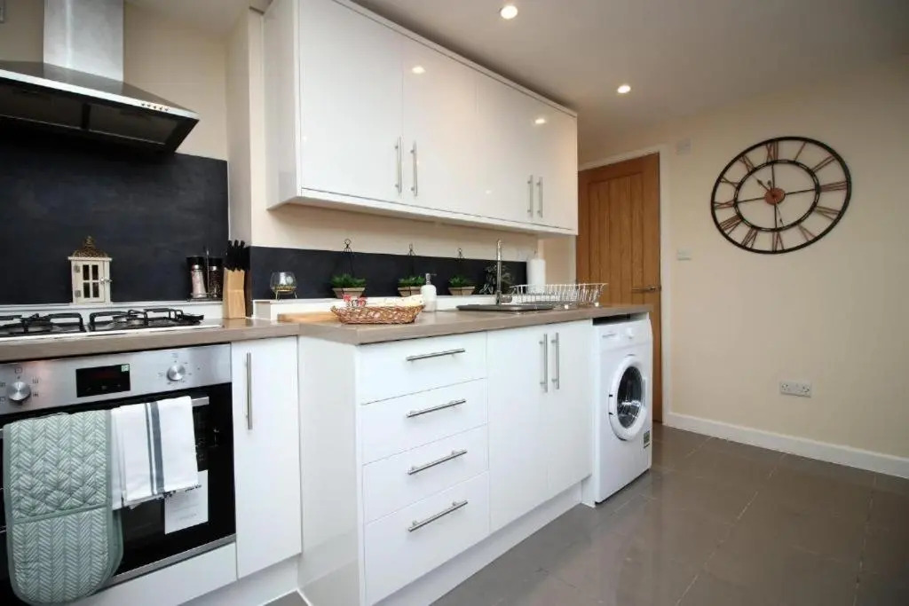 Cliftonmeade by Mia Living 2 bedroom apartment with free parking