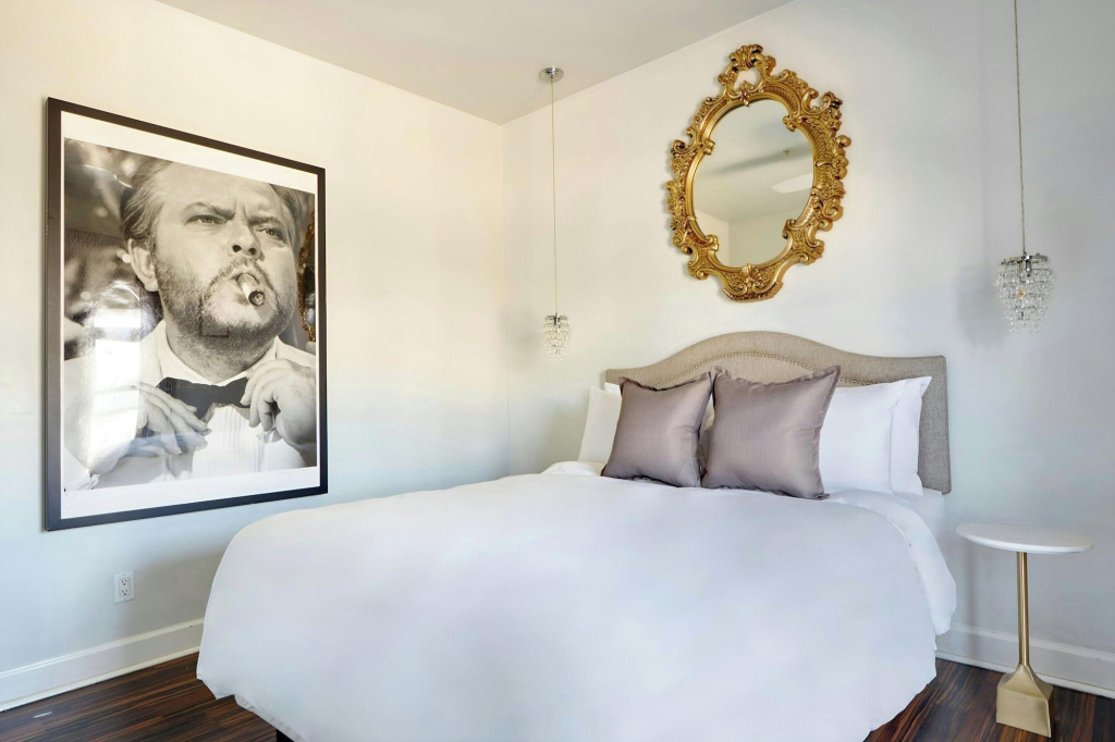 The Crescent Hotel Beverly Hills