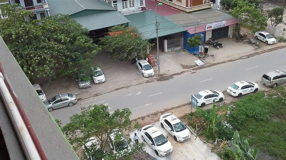 Avi Transit Hotel