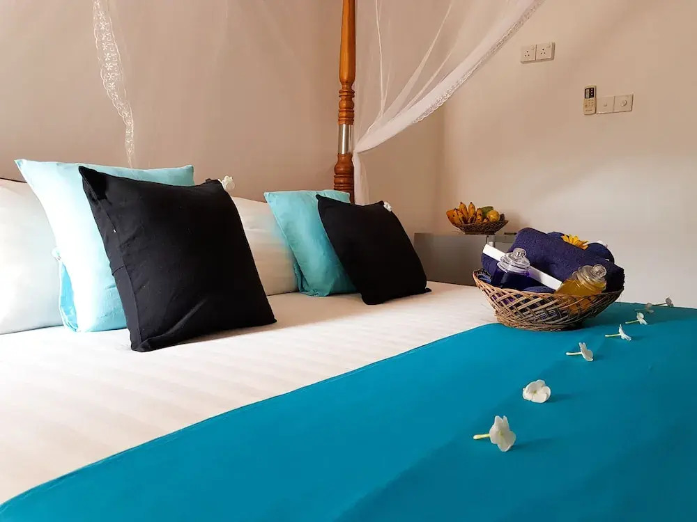 White Villa Beach Resort