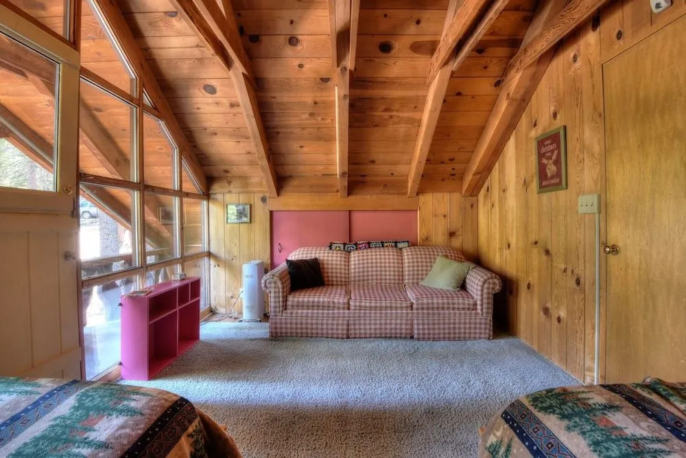 Charming Cascade Chalet