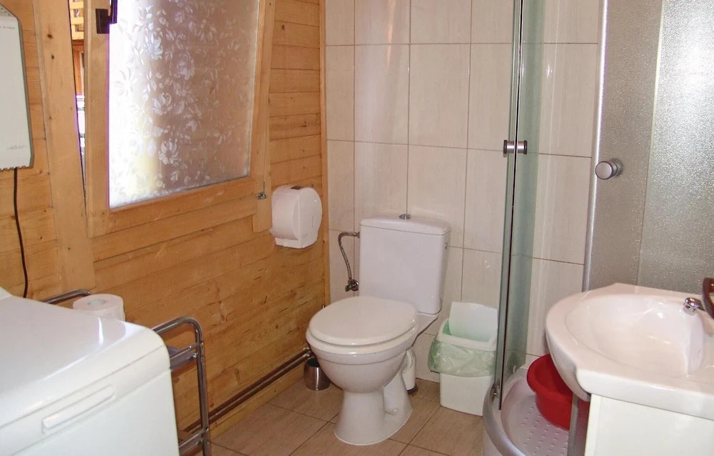 Cozy Home In Jaroslawiec With Wifi