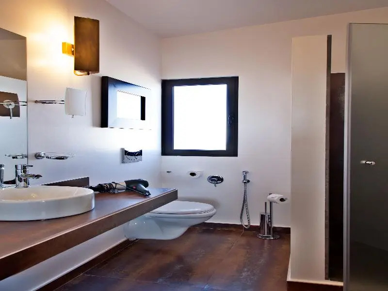 Luxury Villa Heated Pool, walk to São Rafael Beach, Albufeira