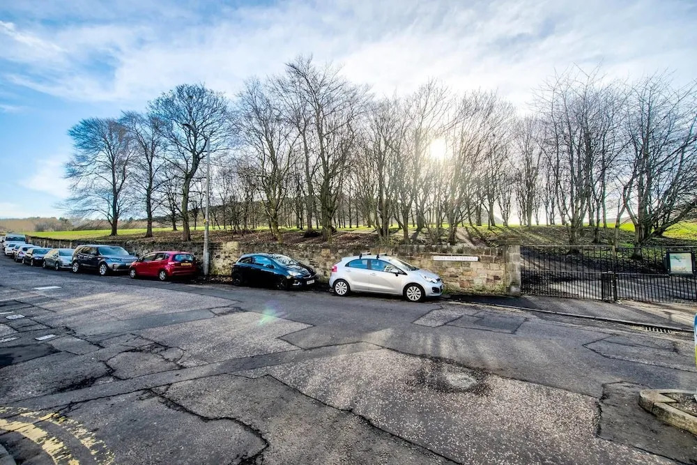 Comfortable Apartment Next To Holyrood Park