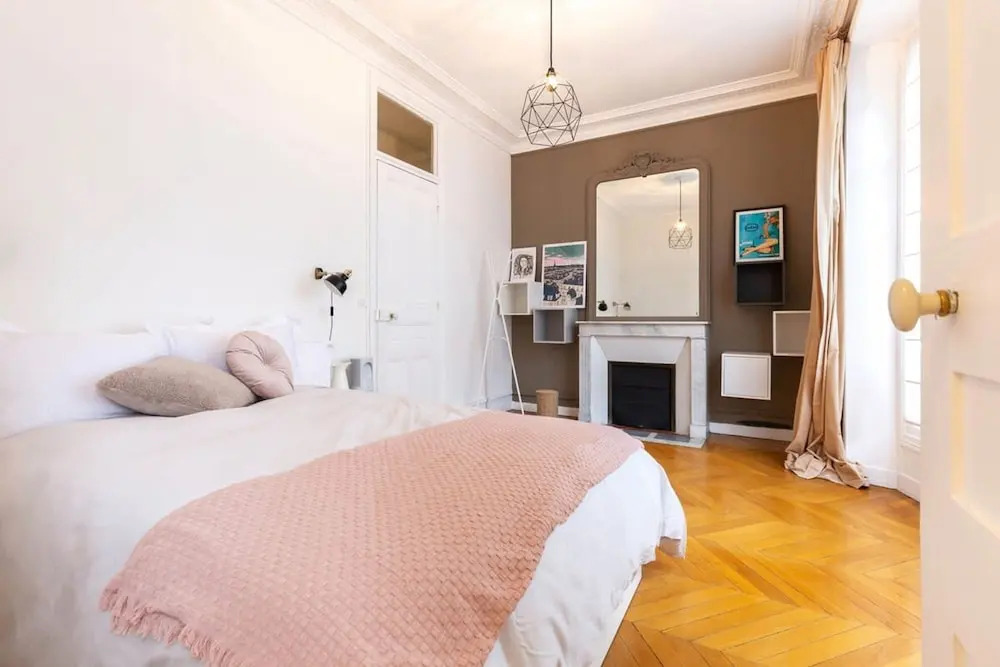 Chic Grenelle 3 Bedroom Apartment in Paris