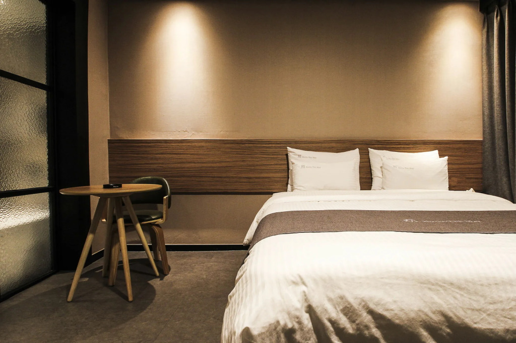 Hotel the May