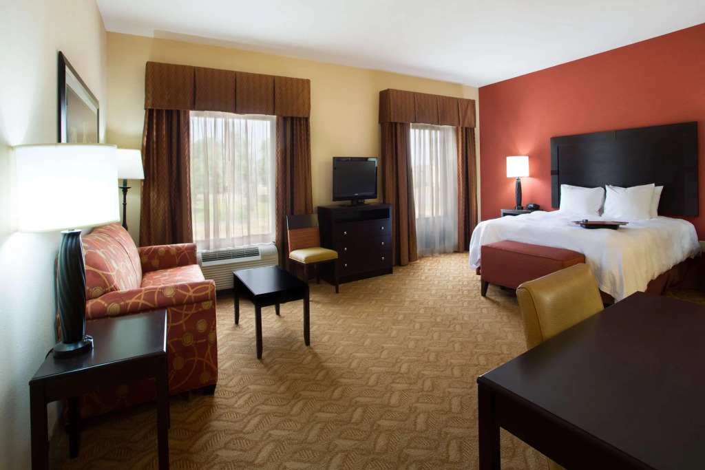 Hampton Inn & Suites Laurel