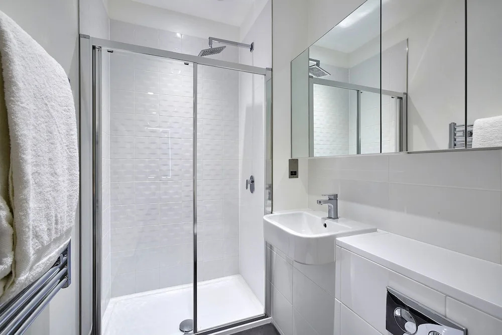 Platform Apartments by ESA